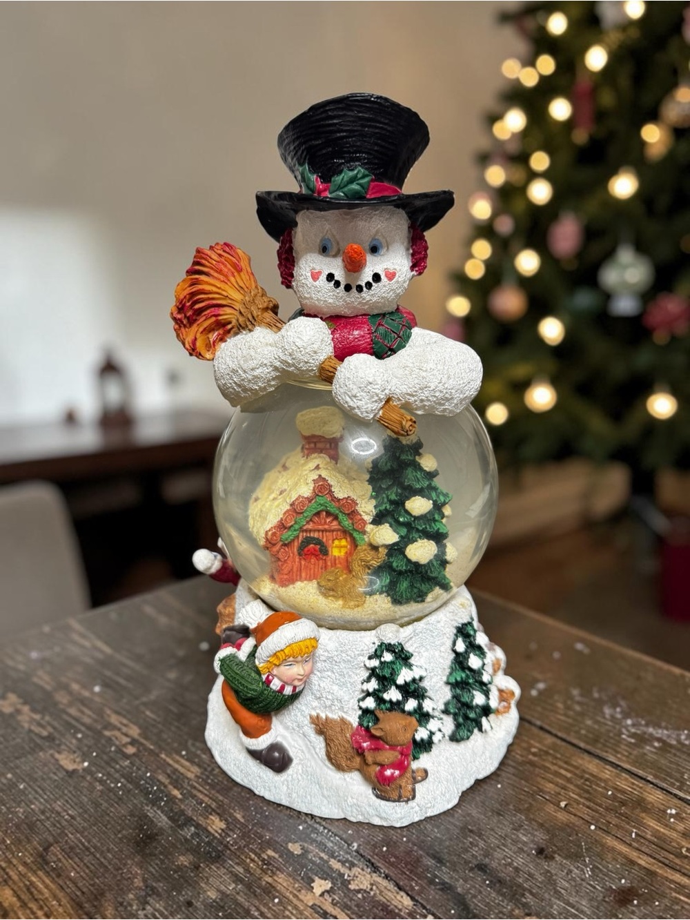 Frosty The Snowman Musical Christmas Holiday Snowglobe Avon Style Cabin  9" Tall